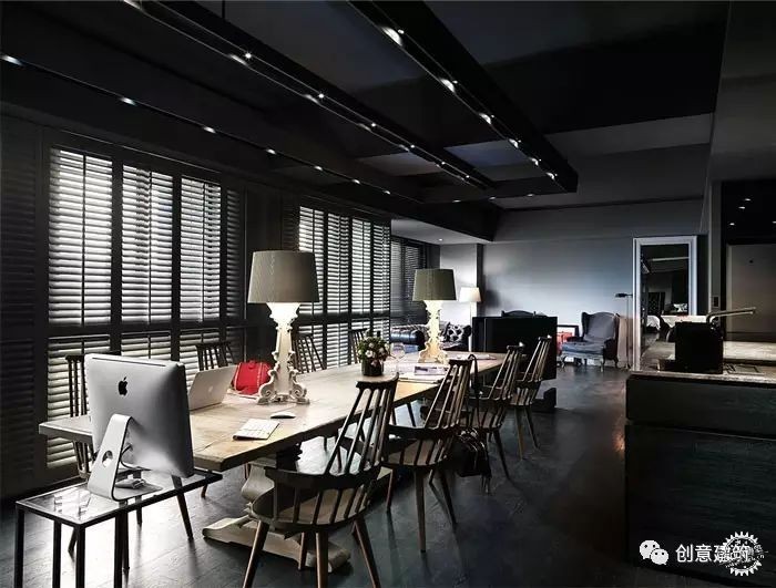 超酷的“黑色風住宅”裝修設計第1張圖片